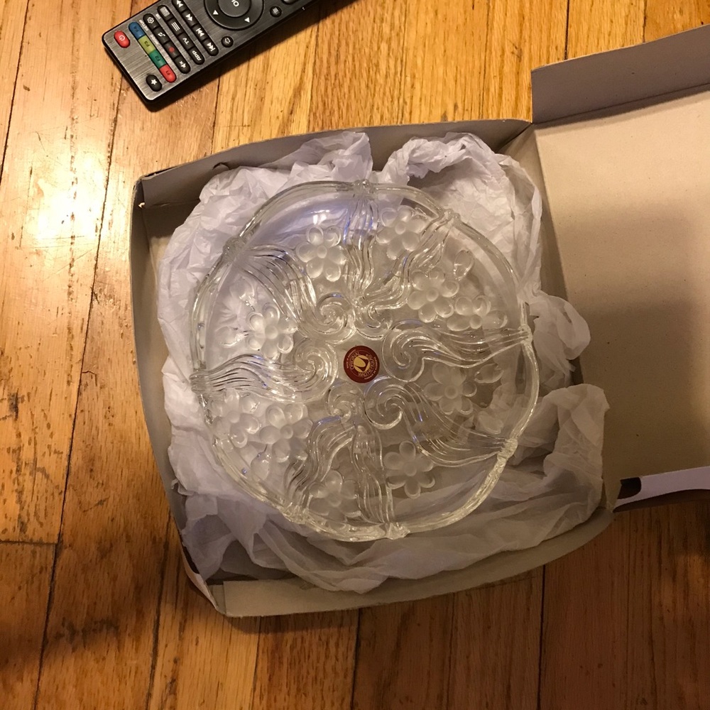 Brand new 20 cm in diameter crystal bowl